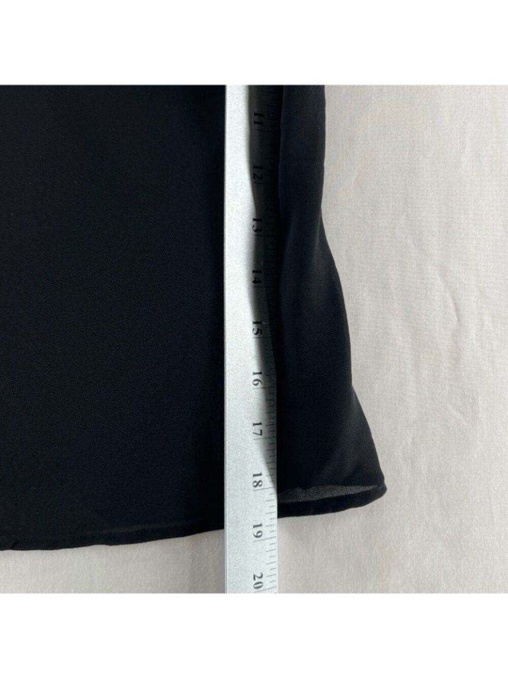 Brandy Melville Mesh Ruched V-Neck Top Womens One Size Cap Sleeve Pullover Black - Picture 4 of 9